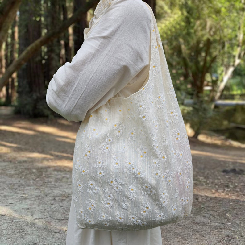 Embroidered Daisy Adjustable Linen Tote Bag