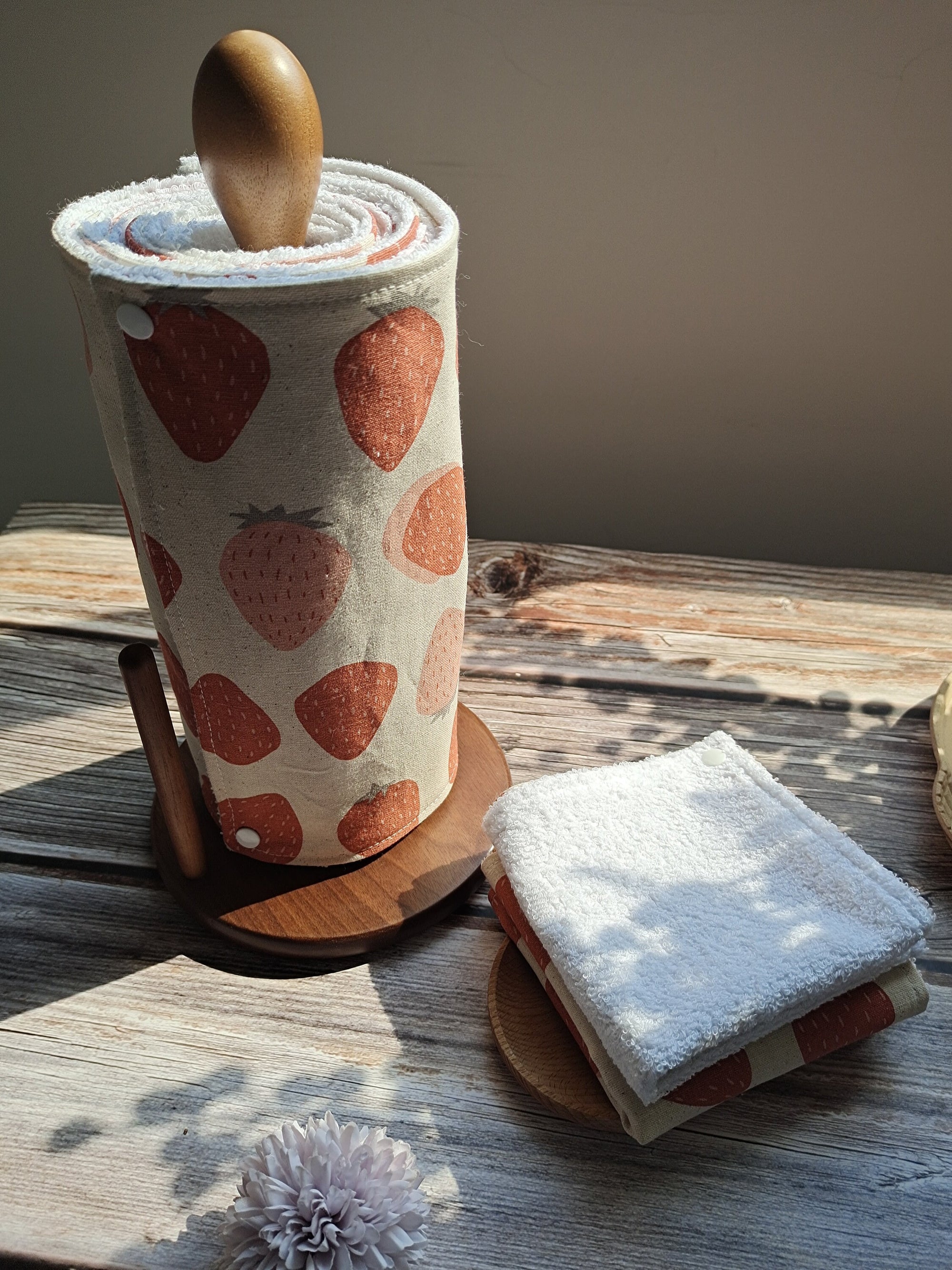 Paperless Kitchen Towels, Zero Waste, Reusable paper towels roll with snaps Kitchen Clothes, eco-friendly Dish Towels Strawberry